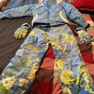 Girl’s matching ski set w/ gloves and Bonus layer